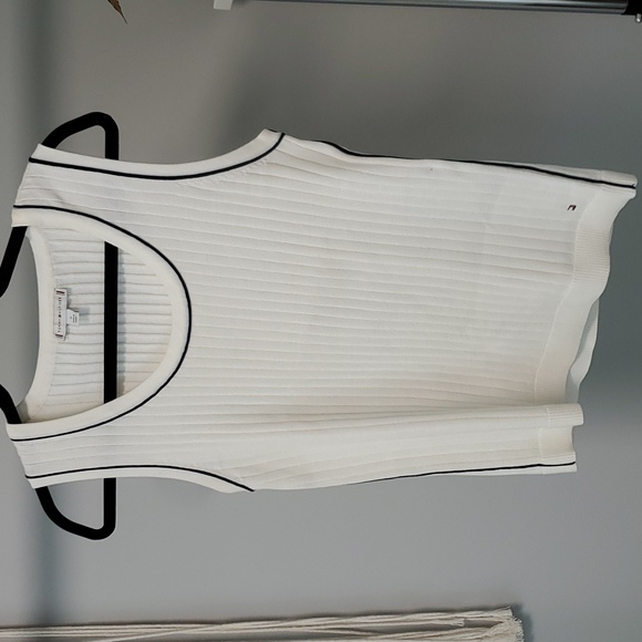 Top - Picture 2 of 6